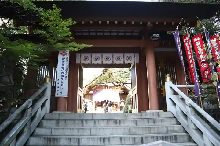 東京大神宮の山門・神門