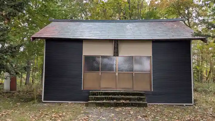 上札内神社の本殿・本堂