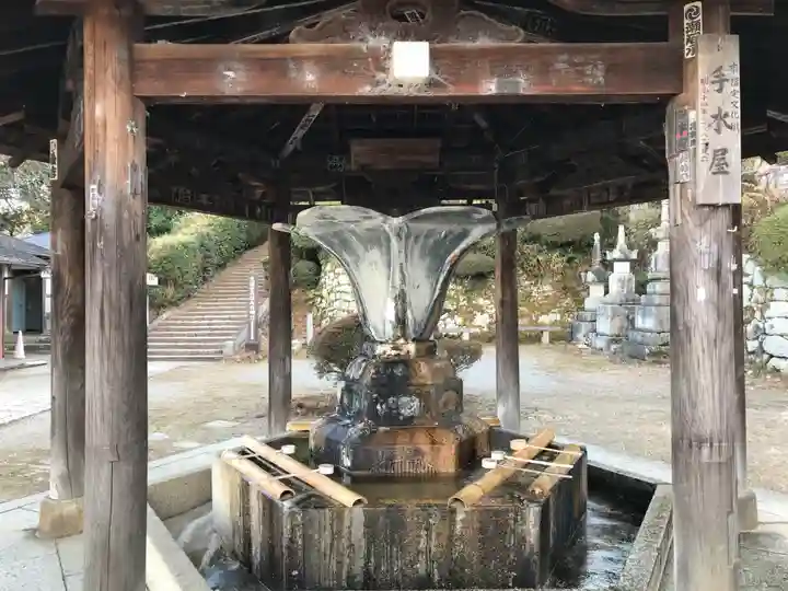 園城寺(三井寺)の手水舎
