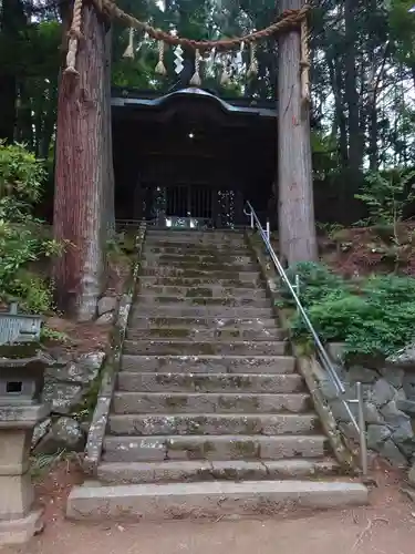 足長神社の本殿