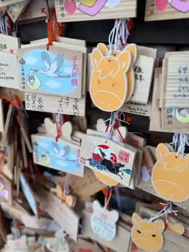 札幌諏訪神社の{uncategorized: "未分類", other: "その他", undefined: "問題あり", building: "その他建物", grave: "お墓", sacred_gate: "鳥居", guardian: "狛犬", statue: "像", buddha: "仏像", history: "歴史", nature: "自然", garden: "庭園", animal: "動物", pagoda: "塔", temizu: "手水舎", mountain_gate: "山門・神門", sanctuary: "本殿・本堂", subordinate: "末社・摂社", art: "芸術", scenery: "景色", jizo: "地蔵", ema: "絵馬", goshuin: "御朱印", omikuji: "おみくじ", items: "授与品その他", amulet: "お守り", goshuincho: "御朱印帳", eats: "食事", festival: "お祭り", votive_dance: "神楽", shichigosan: "七五三参", wedding: "結婚式", experience: "体験その他", initially: "初詣", around: "周辺", anti_infection: "感染症対策"}