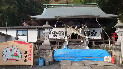 南湖神社の本殿・本堂
