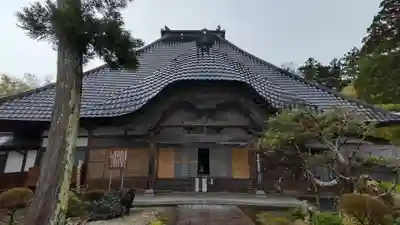 西生寺の本殿・本堂
