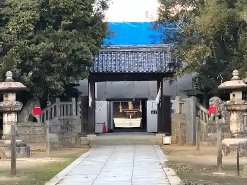 白鳥神社の山門