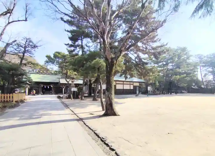 意富比神社の{uncategorized: "未分類", other: "その他", undefined: "問題あり", building: "その他建物", grave: "お墓", sacred_gate: "鳥居", guardian: "狛犬", statue: "像", buddha: "仏像", history: "歴史", nature: "自然", garden: "庭園", animal: "動物", pagoda: "塔", temizu: "手水舎", mountain_gate: "山門・神門", sanctuary: "本殿・本堂", subordinate: "末社・摂社", art: "芸術", scenery: "景色", jizo: "地蔵", ema: "絵馬", goshuin: "御朱印", omikuji: "おみくじ", items: "授与品その他", amulet: "お守り", goshuincho: "御朱印帳", eats: "食事", festival: "お祭り", votive_dance: "神楽", shichigosan: "七五三参", wedding: "結婚式", experience: "体験その他", initially: "初詣", around: "周辺", anti_infection: "感染症対策"}