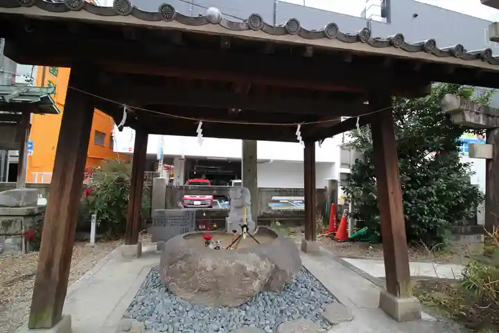 三輪神社の手水舎