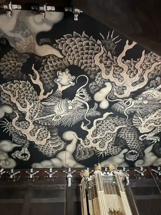 建仁寺(建仁禅寺)の{uncategorized: "未分類", other: "その他", undefined: "問題あり", building: "その他建物", grave: "お墓", sacred_gate: "鳥居", guardian: "狛犬", statue: "像", buddha: "仏像", history: "歴史", nature: "自然", garden: "庭園", animal: "動物", pagoda: "塔", temizu: "手水舎", mountain_gate: "山門・神門", sanctuary: "本殿・本堂", subordinate: "末社・摂社", art: "芸術", scenery: "景色", jizo: "地蔵", ema: "絵馬", goshuin: "御朱印", omikuji: "おみくじ", items: "授与品その他", amulet: "お守り", goshuincho: "御朱印帳", eats: "食事", festival: "お祭り", votive_dance: "神楽", shichigosan: "七五三参", wedding: "結婚式", experience: "体験その他", initially: "初詣", around: "周辺", anti_infection: "感染症対策"}