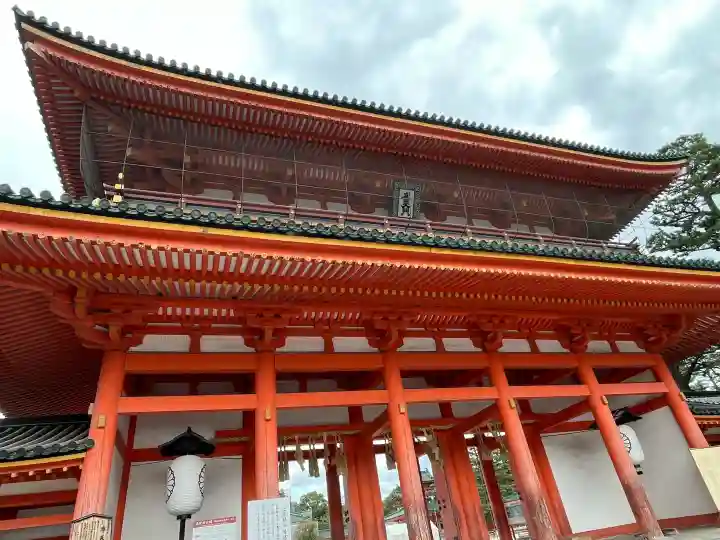 平安神宮の{uncategorized: "未分類", other: "その他", undefined: "問題あり", building: "その他建物", grave: "お墓", sacred_gate: "鳥居", guardian: "狛犬", statue: "像", buddha: "仏像", history: "歴史", nature: "自然", garden: "庭園", animal: "動物", pagoda: "塔", temizu: "手水舎", mountain_gate: "山門・神門", sanctuary: "本殿・本堂", subordinate: "末社・摂社", art: "芸術", scenery: "景色", jizo: "地蔵", ema: "絵馬", goshuin: "御朱印", omikuji: "おみくじ", items: "授与品その他", amulet: "お守り", goshuincho: "御朱印帳", eats: "食事", festival: "お祭り", votive_dance: "神楽", shichigosan: "七五三参", wedding: "結婚式", experience: "体験その他", initially: "初詣", around: "周辺", anti_infection: "感染症対策"}