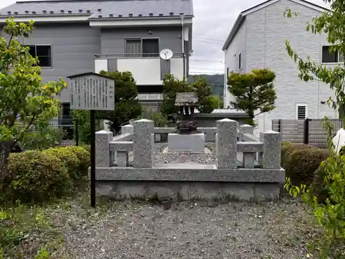 諏訪大社上社前宮の末社・摂社