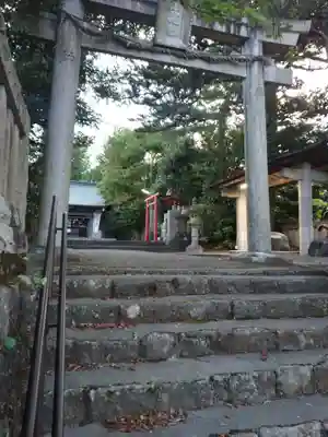 御守殿稲荷神社の鳥居