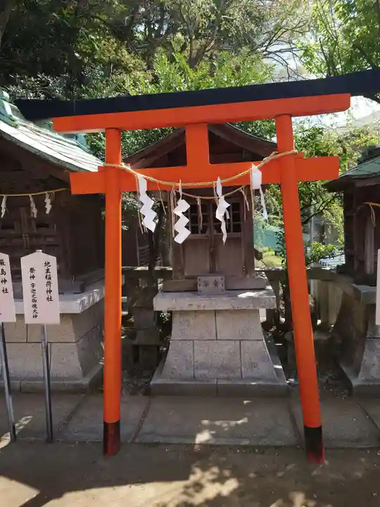 根岸八幡神社の末社・摂社