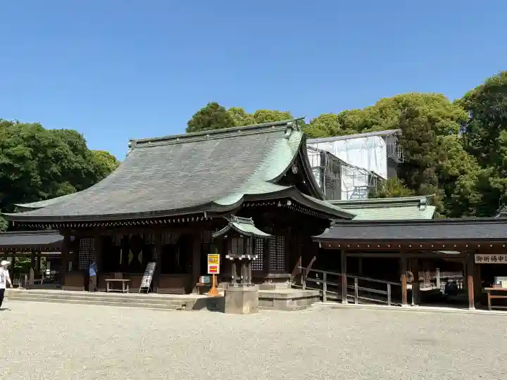 武蔵一宮氷川神社の{uncategorized: "未分類", other: "その他", undefined: "問題あり", building: "その他建物", grave: "お墓", sacred_gate: "鳥居", guardian: "狛犬", statue: "像", buddha: "仏像", history: "歴史", nature: "自然", garden: "庭園", animal: "動物", pagoda: "塔", temizu: "手水舎", mountain_gate: "山門・神門", sanctuary: "本殿・本堂", subordinate: "末社・摂社", art: "芸術", scenery: "景色", jizo: "地蔵", ema: "絵馬", goshuin: "御朱印", omikuji: "おみくじ", items: "授与品その他", amulet: "お守り", goshuincho: "御朱印帳", eats: "食事", festival: "お祭り", votive_dance: "神楽", shichigosan: "七五三参", wedding: "結婚式", experience: "体験その他", initially: "初詣", around: "周辺", anti_infection: "感染症対策"}