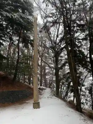足長神社の{uncategorized: "未分類", other: "その他", undefined: "問題あり", building: "その他建物", grave: "お墓", sacred_gate: "鳥居", guardian: "狛犬", statue: "像", buddha: "仏像", history: "歴史", nature: "自然", garden: "庭園", animal: "動物", pagoda: "塔", temizu: "手水舎", mountain_gate: "山門・神門", sanctuary: "本殿・本堂", subordinate: "末社・摂社", art: "芸術", scenery: "景色", jizo: "地蔵", ema: "絵馬", goshuin: "御朱印", omikuji: "おみくじ", items: "授与品その他", amulet: "お守り", goshuincho: "御朱印帳", eats: "食事", festival: "お祭り", votive_dance: "神楽", shichigosan: "七五三参", wedding: "結婚式", experience: "体験その他", initially: "初詣", around: "周辺", anti_infection: "感染症対策"}