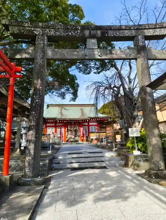 鹿島御児神社の{uncategorized: "未分類", other: "その他", undefined: "問題あり", building: "その他建物", grave: "お墓", sacred_gate: "鳥居", guardian: "狛犬", statue: "像", buddha: "仏像", history: "歴史", nature: "自然", garden: "庭園", animal: "動物", pagoda: "塔", temizu: "手水舎", mountain_gate: "山門・神門", sanctuary: "本殿・本堂", subordinate: "末社・摂社", art: "芸術", scenery: "景色", jizo: "地蔵", ema: "絵馬", goshuin: "御朱印", omikuji: "おみくじ", items: "授与品その他", amulet: "お守り", goshuincho: "御朱印帳", eats: "食事", festival: "お祭り", votive_dance: "神楽", shichigosan: "七五三参", wedding: "結婚式", experience: "体験その他", initially: "初詣", around: "周辺", anti_infection: "感染症対策"}
