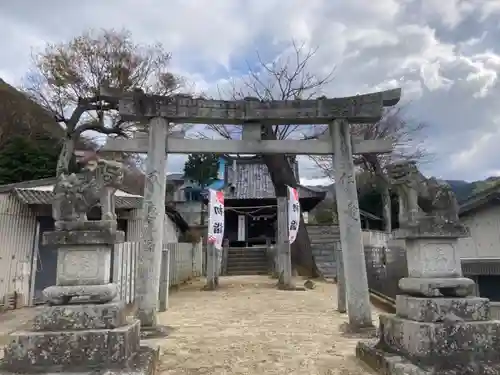 荒魂神社の鳥居