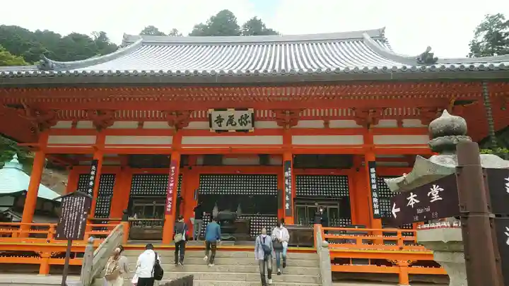 勝尾寺の本殿・本堂