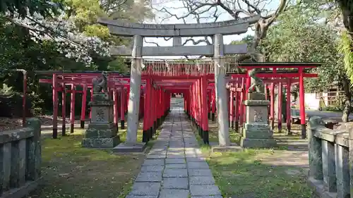 美濃輪稲荷神社の鳥居