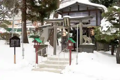 湯倉神社の末社・摂社