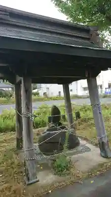 拝幣志神社の手水舎