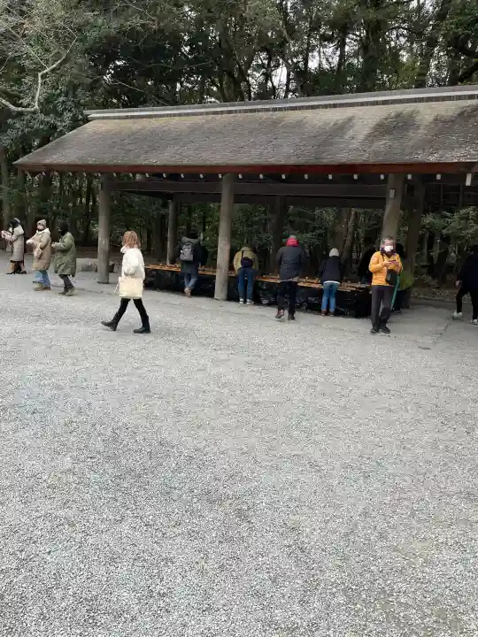 伊勢神宮内宮(皇大神宮)の{uncategorized: "未分類", other: "その他", undefined: "問題あり", building: "その他建物", grave: "お墓", sacred_gate: "鳥居", guardian: "狛犬", statue: "像", buddha: "仏像", history: "歴史", nature: "自然", garden: "庭園", animal: "動物", pagoda: "塔", temizu: "手水舎", mountain_gate: "山門・神門", sanctuary: "本殿・本堂", subordinate: "末社・摂社", art: "芸術", scenery: "景色", jizo: "地蔵", ema: "絵馬", goshuin: "御朱印", omikuji: "おみくじ", items: "授与品その他", amulet: "お守り", goshuincho: "御朱印帳", eats: "食事", festival: "お祭り", votive_dance: "神楽", shichigosan: "七五三参", wedding: "結婚式", experience: "体験その他", initially: "初詣", around: "周辺", anti_infection: "感染症対策"}