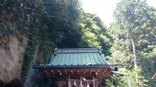 銭洗弁財天宇賀福神社の本殿・本堂