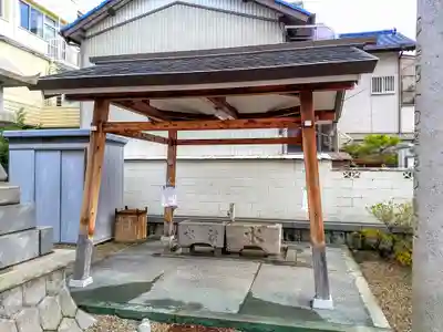 稲荷社（辰巳稲荷社）の手水舎