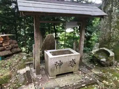 熊按神社の手水舎