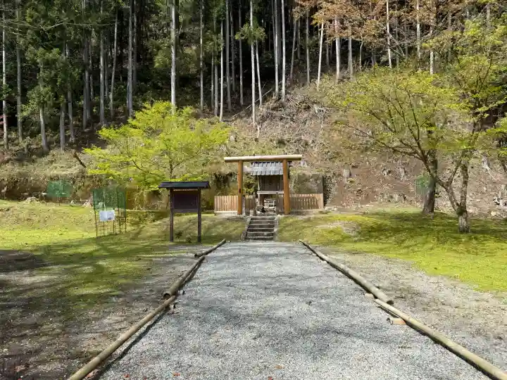 北畠神社の{uncategorized: "未分類", other: "その他", undefined: "問題あり", building: "その他建物", grave: "お墓", sacred_gate: "鳥居", guardian: "狛犬", statue: "像", buddha: "仏像", history: "歴史", nature: "自然", garden: "庭園", animal: "動物", pagoda: "塔", temizu: "手水舎", mountain_gate: "山門・神門", sanctuary: "本殿・本堂", subordinate: "末社・摂社", art: "芸術", scenery: "景色", jizo: "地蔵", ema: "絵馬", goshuin: "御朱印", omikuji: "おみくじ", items: "授与品その他", amulet: "お守り", goshuincho: "御朱印帳", eats: "食事", festival: "お祭り", votive_dance: "神楽", shichigosan: "七五三参", wedding: "結婚式", experience: "体験その他", initially: "初詣", around: "周辺", anti_infection: "感染症対策"}
