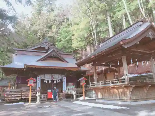 新倉富士浅間神社の本殿