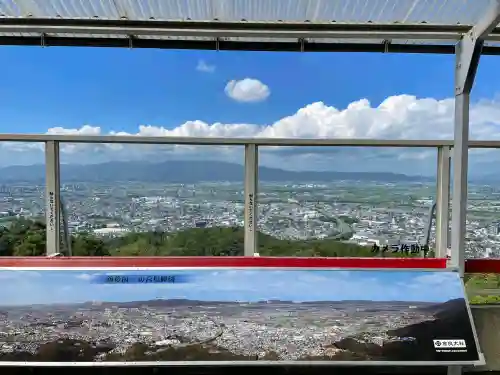 高良大社の{uncategorized: "未分類", other: "その他", undefined: "問題あり", building: "その他建物", grave: "お墓", sacred_gate: "鳥居", guardian: "狛犬", statue: "像", buddha: "仏像", history: "歴史", nature: "自然", garden: "庭園", animal: "動物", pagoda: "塔", temizu: "手水舎", mountain_gate: "山門・神門", sanctuary: "本殿・本堂", subordinate: "末社・摂社", art: "芸術", scenery: "景色", jizo: "地蔵", ema: "絵馬", goshuin: "御朱印", omikuji: "おみくじ", items: "授与品その他", amulet: "お守り", goshuincho: "御朱印帳", eats: "食事", festival: "お祭り", votive_dance: "神楽", shichigosan: "七五三参", wedding: "結婚式", experience: "体験その他", initially: "初詣", around: "周辺", anti_infection: "感染症対策"}