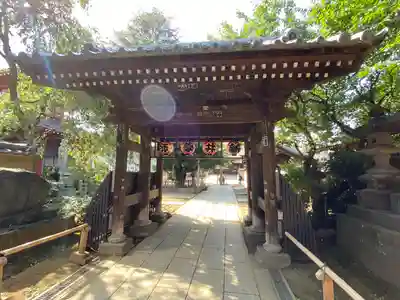新井薬師(梅照院)の山門・神門