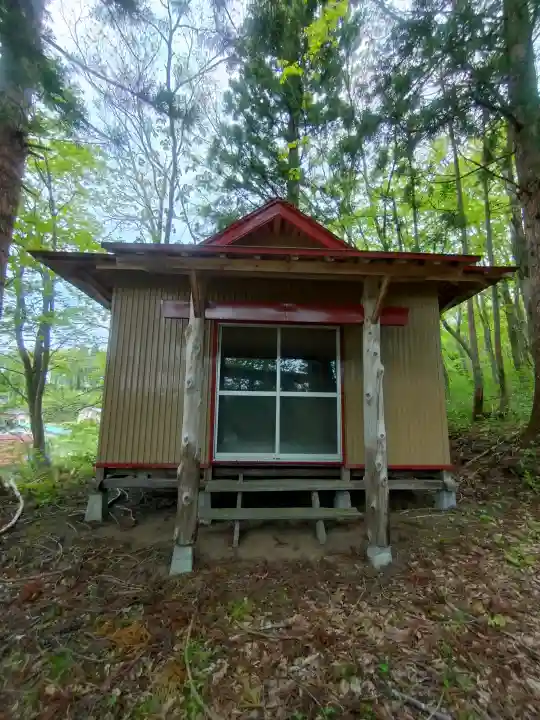 神社の{uncategorized: "未分類", other: "その他", undefined: "問題あり", building: "その他建物", grave: "お墓", sacred_gate: "鳥居", guardian: "狛犬", statue: "像", buddha: "仏像", history: "歴史", nature: "自然", garden: "庭園", animal: "動物", pagoda: "塔", temizu: "手水舎", mountain_gate: "山門・神門", sanctuary: "本殿・本堂", subordinate: "末社・摂社", art: "芸術", scenery: "景色", jizo: "地蔵", ema: "絵馬", goshuin: "御朱印", omikuji: "おみくじ", items: "授与品その他", amulet: "お守り", goshuincho: "御朱印帳", eats: "食事", festival: "お祭り", votive_dance: "神楽", shichigosan: "七五三参", wedding: "結婚式", experience: "体験その他", initially: "初詣", around: "周辺", anti_infection: "感染症対策"}