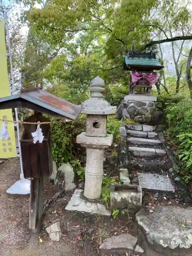 玉井宮東照宮の{uncategorized: "未分類", other: "その他", undefined: "問題あり", building: "その他建物", grave: "お墓", sacred_gate: "鳥居", guardian: "狛犬", statue: "像", buddha: "仏像", history: "歴史", nature: "自然", garden: "庭園", animal: "動物", pagoda: "塔", temizu: "手水舎", mountain_gate: "山門・神門", sanctuary: "本殿・本堂", subordinate: "末社・摂社", art: "芸術", scenery: "景色", jizo: "地蔵", ema: "絵馬", goshuin: "御朱印", omikuji: "おみくじ", items: "授与品その他", amulet: "お守り", goshuincho: "御朱印帳", eats: "食事", festival: "お祭り", votive_dance: "神楽", shichigosan: "七五三参", wedding: "結婚式", experience: "体験その他", initially: "初詣", around: "周辺", anti_infection: "感染症対策"}