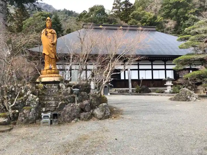 龍雲寺の本殿・本堂