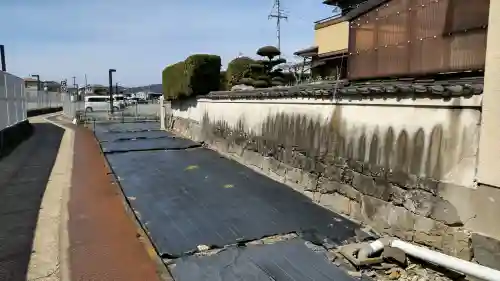蓮乗寺の{uncategorized: "未分類", other: "その他", undefined: "問題あり", building: "その他建物", grave: "お墓", sacred_gate: "鳥居", guardian: "狛犬", statue: "像", buddha: "仏像", history: "歴史", nature: "自然", garden: "庭園", animal: "動物", pagoda: "塔", temizu: "手水舎", mountain_gate: "山門・神門", sanctuary: "本殿・本堂", subordinate: "末社・摂社", art: "芸術", scenery: "景色", jizo: "地蔵", ema: "絵馬", goshuin: "御朱印", omikuji: "おみくじ", items: "授与品その他", amulet: "お守り", goshuincho: "御朱印帳", eats: "食事", festival: "お祭り", votive_dance: "神楽", shichigosan: "七五三参", wedding: "結婚式", experience: "体験その他", initially: "初詣", around: "周辺", anti_infection: "感染症対策"}