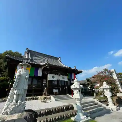 埼玉厄除け開運大師・龍泉寺（切り絵御朱印発祥の寺）の本殿