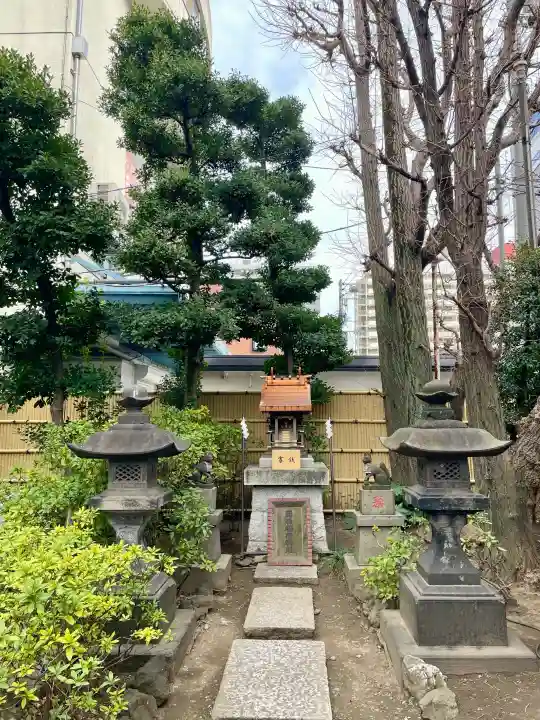 猿江神社の{uncategorized: "未分類", other: "その他", undefined: "問題あり", building: "その他建物", grave: "お墓", sacred_gate: "鳥居", guardian: "狛犬", statue: "像", buddha: "仏像", history: "歴史", nature: "自然", garden: "庭園", animal: "動物", pagoda: "塔", temizu: "手水舎", mountain_gate: "山門・神門", sanctuary: "本殿・本堂", subordinate: "末社・摂社", art: "芸術", scenery: "景色", jizo: "地蔵", ema: "絵馬", goshuin: "御朱印", omikuji: "おみくじ", items: "授与品その他", amulet: "お守り", goshuincho: "御朱印帳", eats: "食事", festival: "お祭り", votive_dance: "神楽", shichigosan: "七五三参", wedding: "結婚式", experience: "体験その他", initially: "初詣", around: "周辺", anti_infection: "感染症対策"}