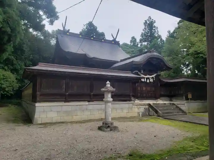 豊満神社の本殿・本堂