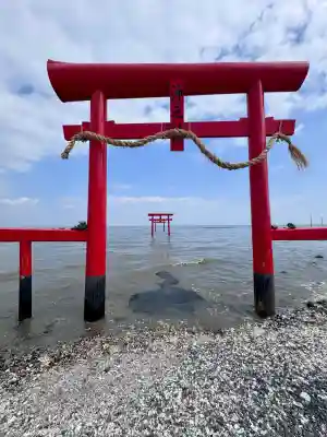 大魚神社の{uncategorized: "未分類", other: "その他", undefined: "問題あり", building: "その他建物", grave: "お墓", sacred_gate: "鳥居", guardian: "狛犬", statue: "像", buddha: "仏像", history: "歴史", nature: "自然", garden: "庭園", animal: "動物", pagoda: "塔", temizu: "手水舎", mountain_gate: "山門・神門", sanctuary: "本殿・本堂", subordinate: "末社・摂社", art: "芸術", scenery: "景色", jizo: "地蔵", ema: "絵馬", goshuin: "御朱印", omikuji: "おみくじ", items: "授与品その他", amulet: "お守り", goshuincho: "御朱印帳", eats: "食事", festival: "お祭り", votive_dance: "神楽", shichigosan: "七五三参", wedding: "結婚式", experience: "体験その他", initially: "初詣", around: "周辺", anti_infection: "感染症対策"}