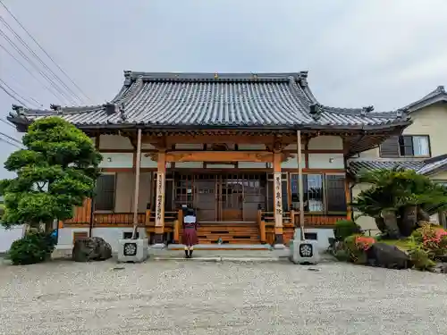 泉寿院の本殿・本堂