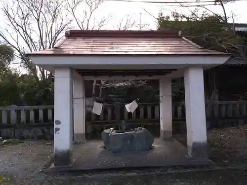 神明神社の手水舎