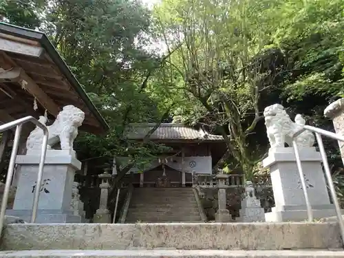 鉾島神社の狛犬