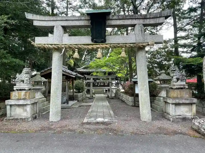 大澤八幡社の{uncategorized: "未分類", other: "その他", undefined: "問題あり", building: "その他建物", grave: "お墓", sacred_gate: "鳥居", guardian: "狛犬", statue: "像", buddha: "仏像", history: "歴史", nature: "自然", garden: "庭園", animal: "動物", pagoda: "塔", temizu: "手水舎", mountain_gate: "山門・神門", sanctuary: "本殿・本堂", subordinate: "末社・摂社", art: "芸術", scenery: "景色", jizo: "地蔵", ema: "絵馬", goshuin: "御朱印", omikuji: "おみくじ", items: "授与品その他", amulet: "お守り", goshuincho: "御朱印帳", eats: "食事", festival: "お祭り", votive_dance: "神楽", shichigosan: "七五三参", wedding: "結婚式", experience: "体験その他", initially: "初詣", around: "周辺", anti_infection: "感染症対策"}