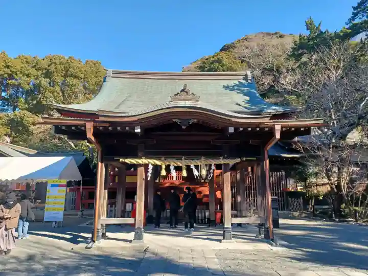 鶴岡八幡宮の{uncategorized: "未分類", other: "その他", undefined: "問題あり", building: "その他建物", grave: "お墓", sacred_gate: "鳥居", guardian: "狛犬", statue: "像", buddha: "仏像", history: "歴史", nature: "自然", garden: "庭園", animal: "動物", pagoda: "塔", temizu: "手水舎", mountain_gate: "山門・神門", sanctuary: "本殿・本堂", subordinate: "末社・摂社", art: "芸術", scenery: "景色", jizo: "地蔵", ema: "絵馬", goshuin: "御朱印", omikuji: "おみくじ", items: "授与品その他", amulet: "お守り", goshuincho: "御朱印帳", eats: "食事", festival: "お祭り", votive_dance: "神楽", shichigosan: "七五三参", wedding: "結婚式", experience: "体験その他", initially: "初詣", around: "周辺", anti_infection: "感染症対策"}