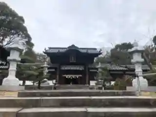 松山神社の山門