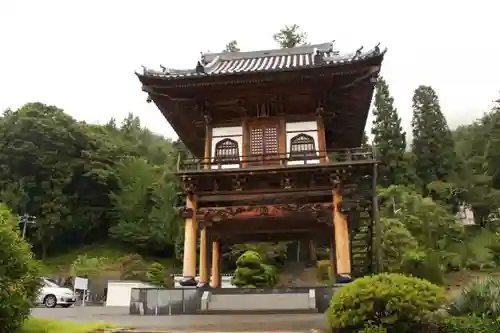 信綱寺の山門・神門