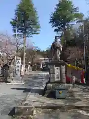 南湖神社の像