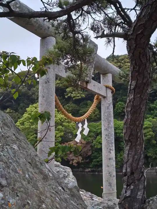 猪鼻湖神社(静岡県)