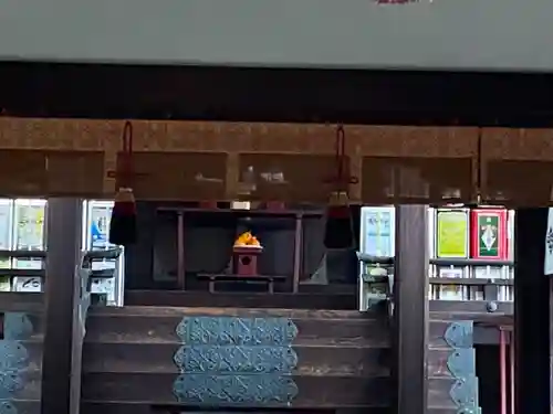 離宮八幡宮の本殿・本堂