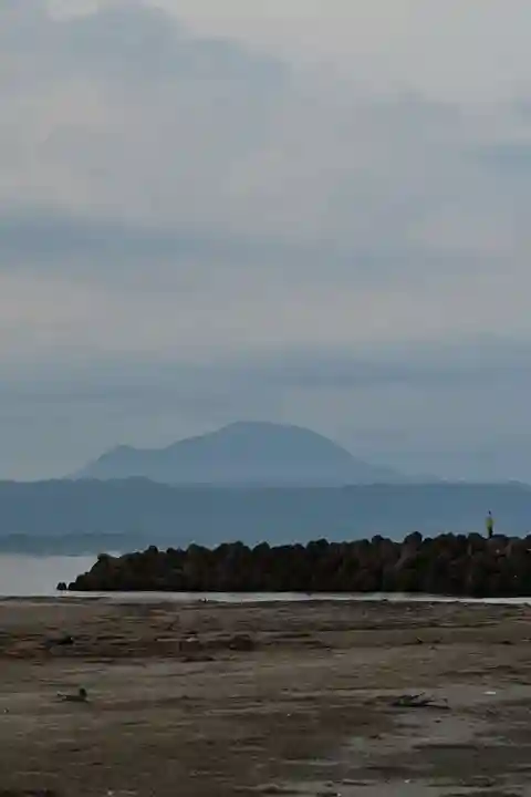 稲佐の浜 弁天島(島根県)